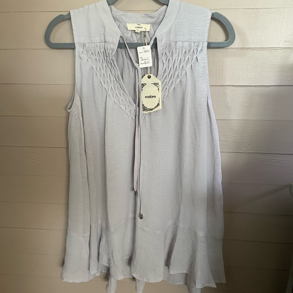 Entro Women's Soft Gray Sleeveless Blouse